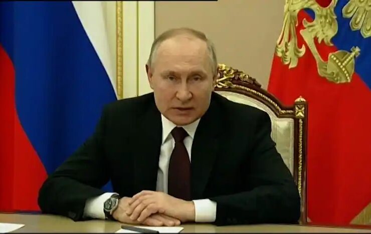 Furious Vladimir Putin calls the West 'scum'; sanctions US President Joe Biden (VIDEO) 2