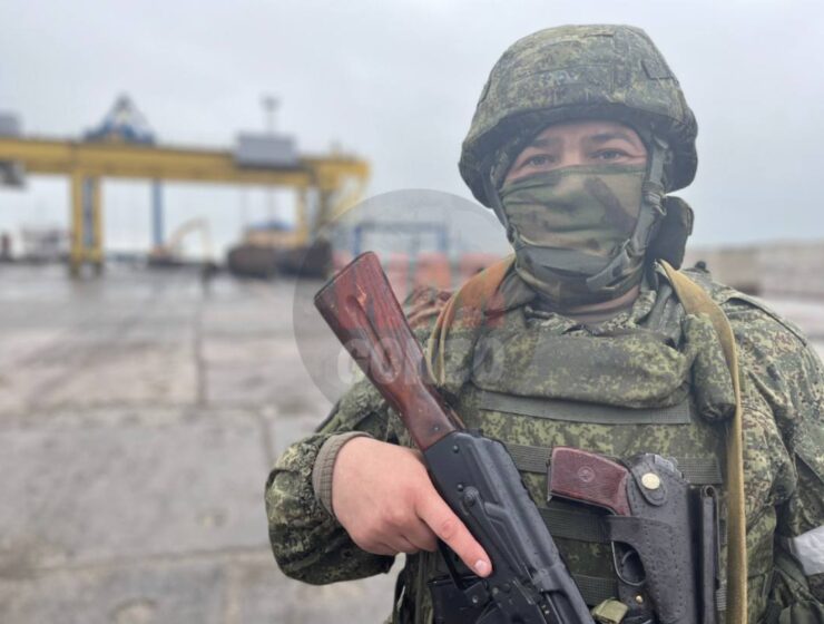 Russian soldier Mariupol port April 8 2022
