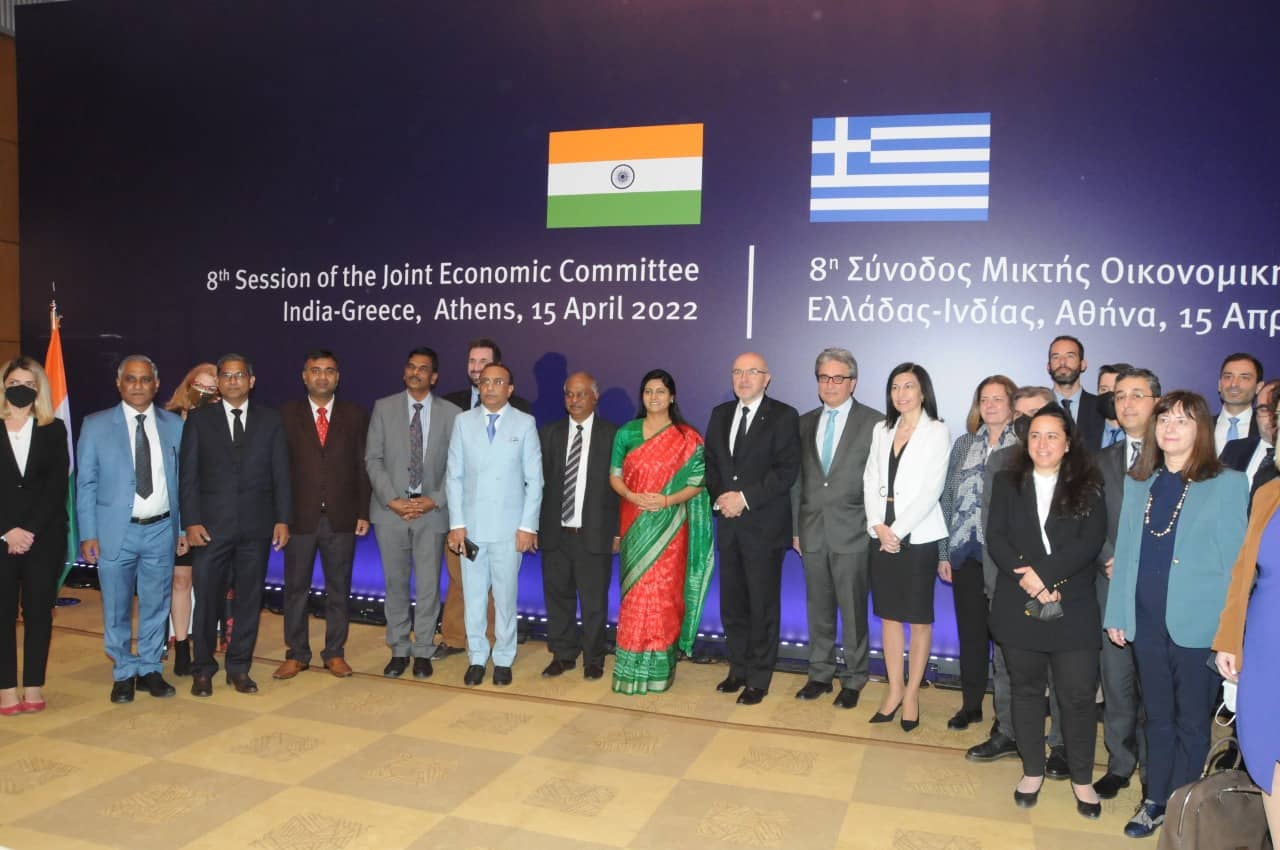Ο Έλληνας υφυπουργός Εξωτερικών αρμόδιος για Οικονομική Διπλωματία και Διαφάνεια Κώστας Φροκοκιάνης και ο επισκέπτης υπουργός Εμπορίου και Βιομηχανίας της Ινδίας Anupriya Patel υπέγραψαν το Μνημόνιο Συνεργασίας στις 15 Απριλίου στην Αθήνα.