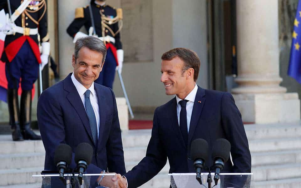 French President Emmanuel Macron and Greek Prime Minister Kyriakos Mitsotakis