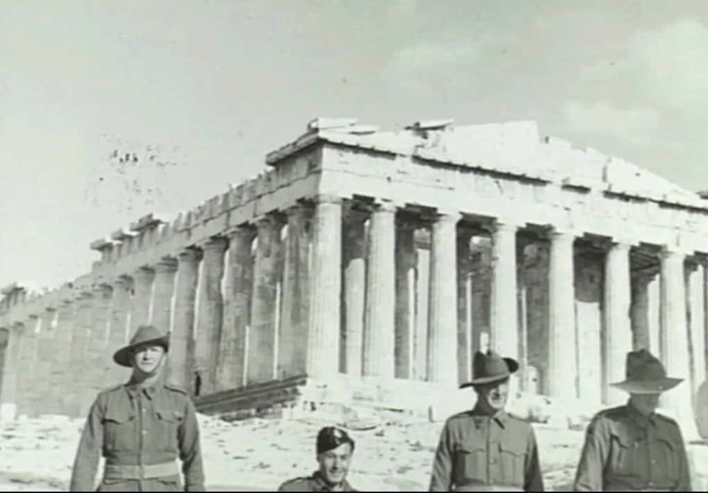 Greek Presidential Guard Evzones lead Anzac Day march (see video) 7