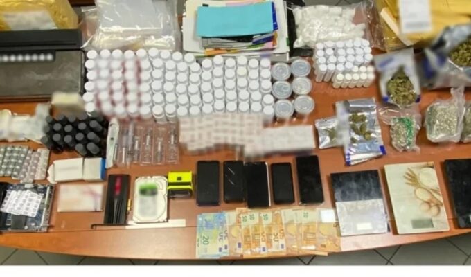 Greek police bust criminal group using postal service for cocaine, cannabis delivery (VIDEO) 6