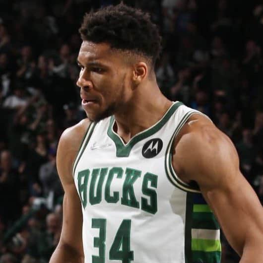 Giannis explodes, Bucks prevail in playoffs after frenzy at the buzzer 19