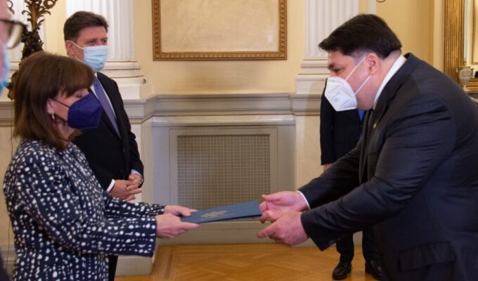 US Ambassador George Tsunis presents credentials to President of the Hellenic Republic 4