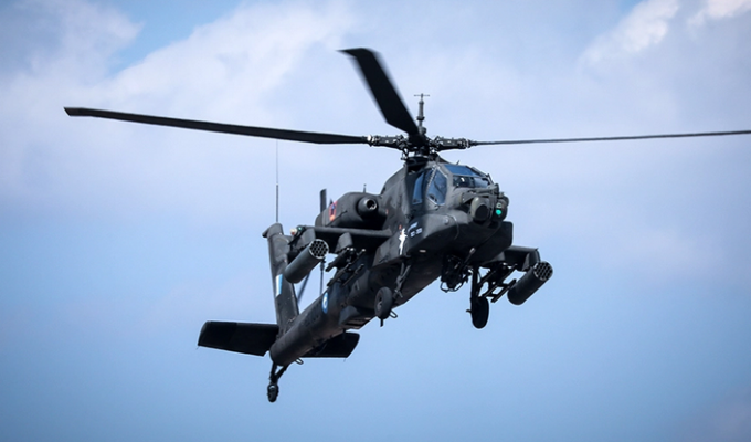 Greek Apache attack helicopter makes emergency landing on a beach in Evia 4