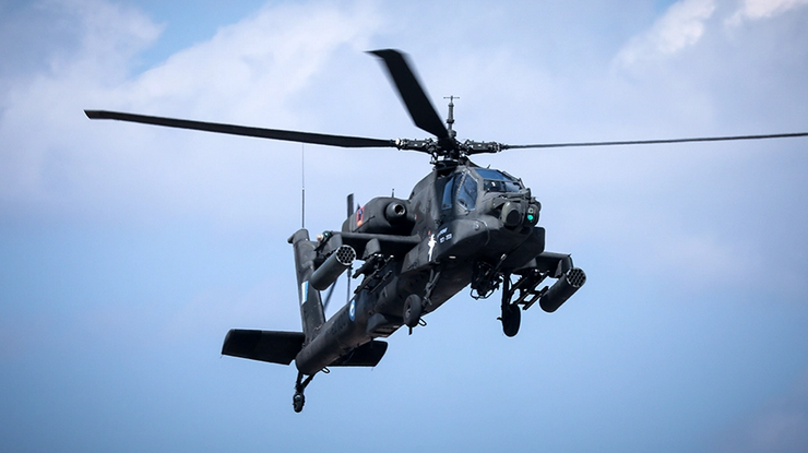 Greek Apache attack helicopter makes emergency landing on a beach in Evia 8