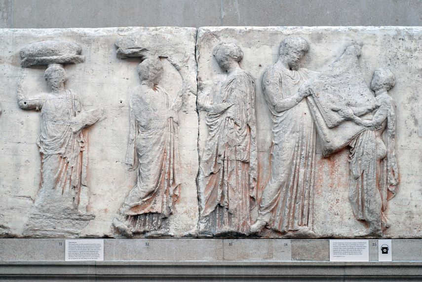 Peplos scene. Block V from the east frieze of the Parthenon 1 ca. 447433 BC
