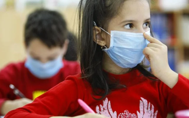 Greece abolishes mandatory mask use for schools 24