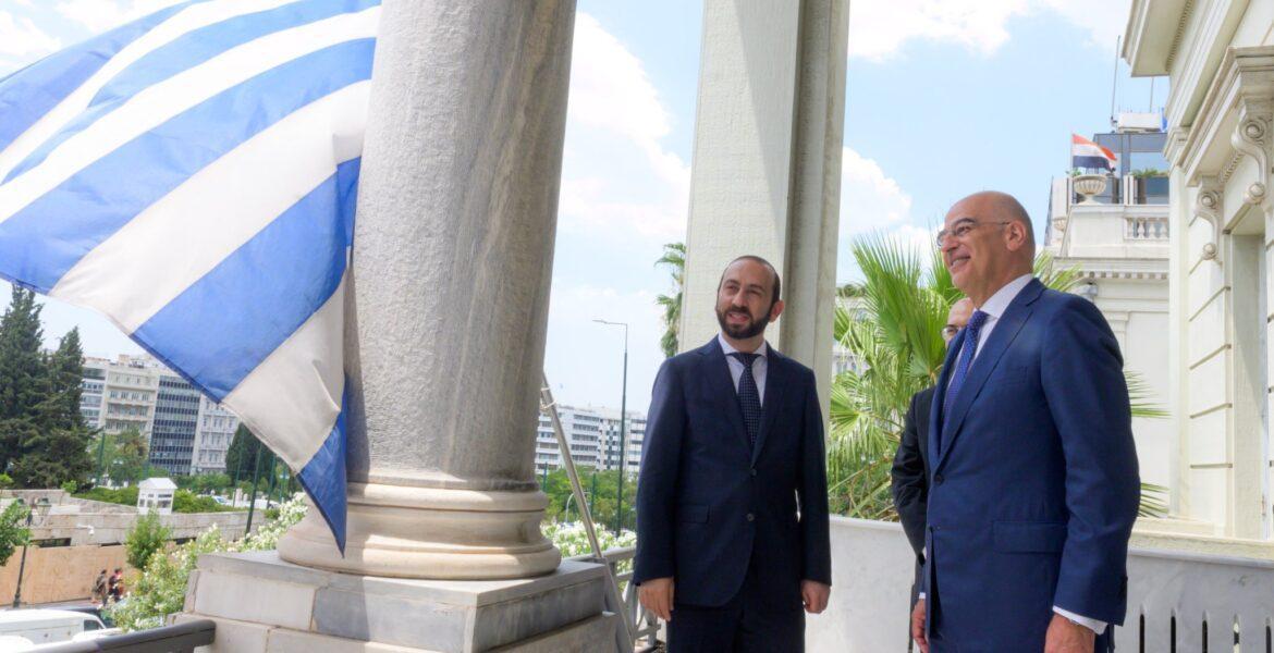 Armenian Foreign Minister Ararat Mirzoyan and Greek Foreign Minister Nikos Dendias on June 27, 2022.