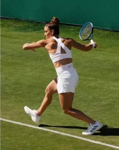 Sakkari inaugurates her Wimbledon campaign with a win