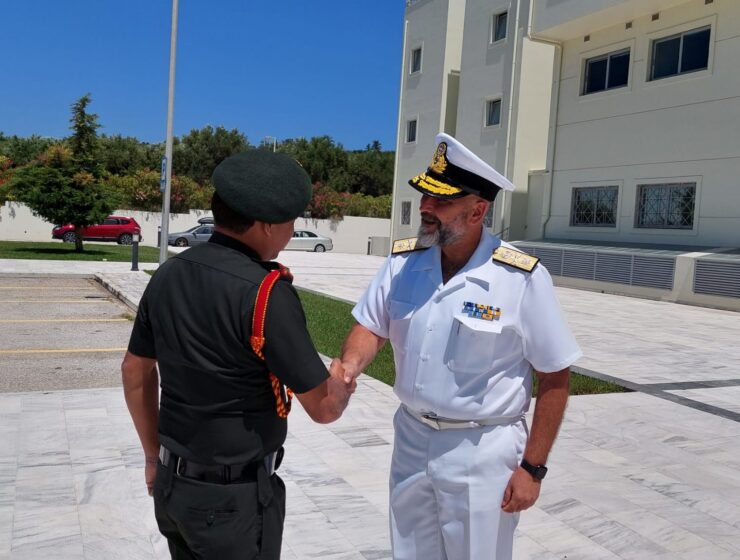 On June 9, Indian Lt Gen Manoj Kumar Mago and members of 62nd Course of the National Defence College in New Delhi visited the various Hellenic Armed Forces and Multinational establishments on the Greek island of Crete.