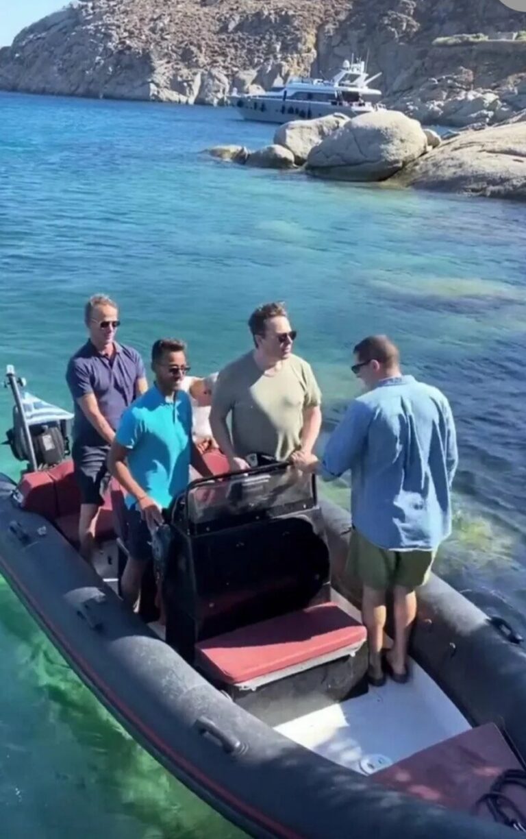 Elon Musk takes a vacation in Mykonos