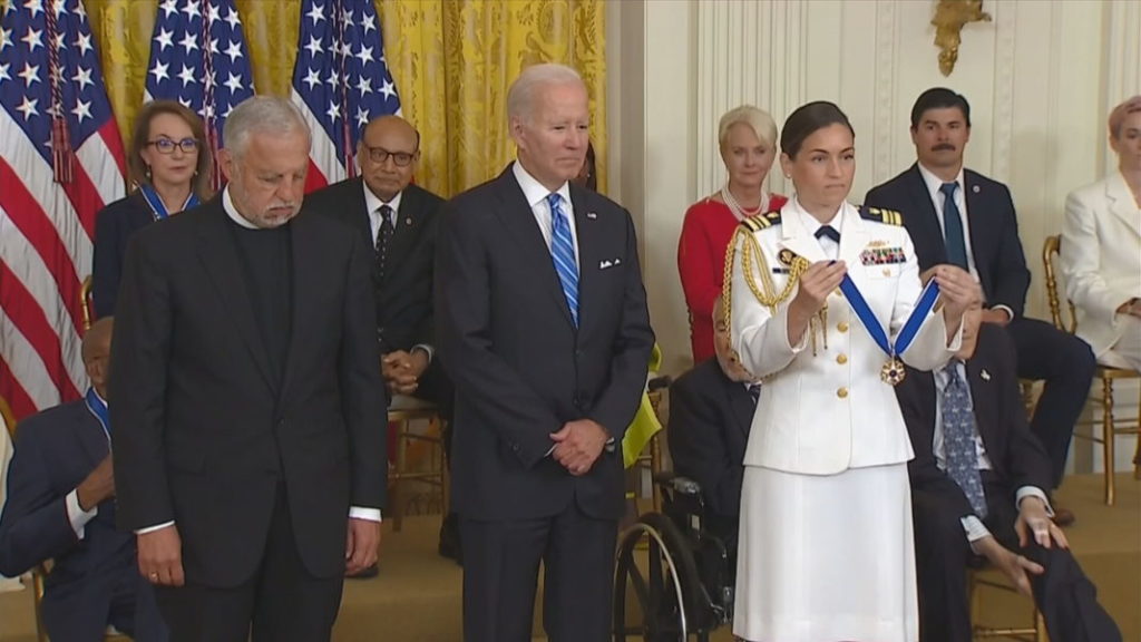 Father Alex Karloutsos Awarded Presidential Medal of Freedom
