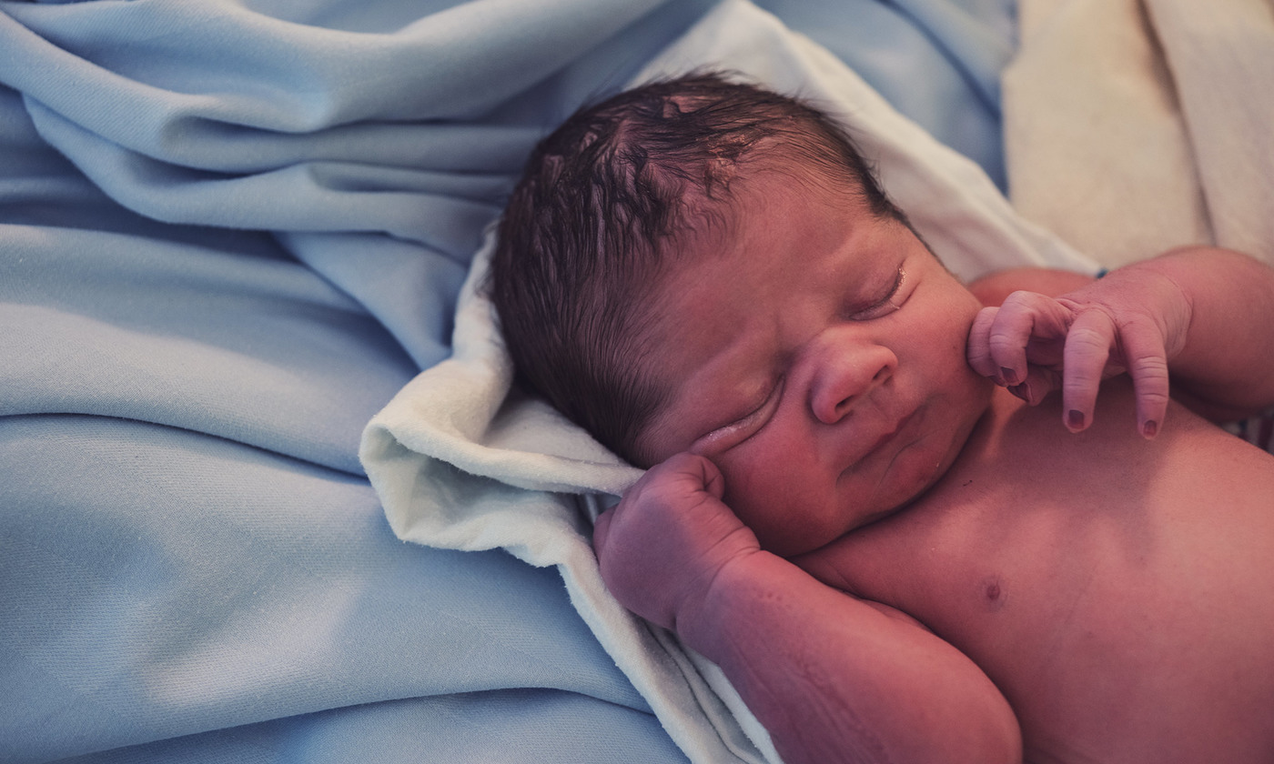Новорождённые дети. Ребенок первые дни после родов