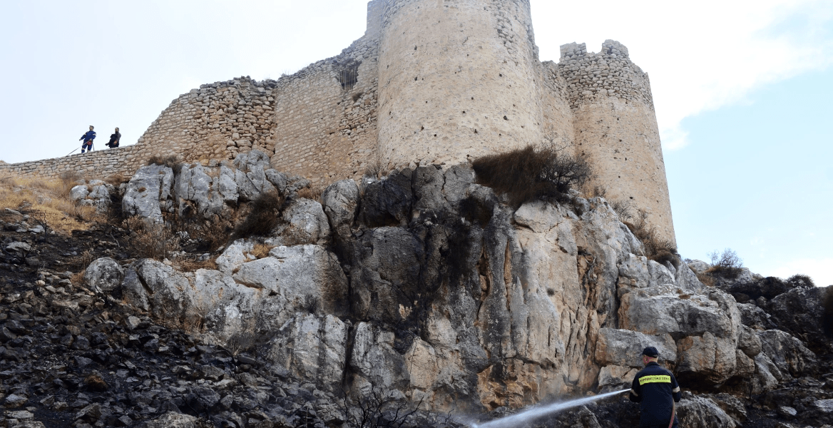 Argos Larisa Castle fire