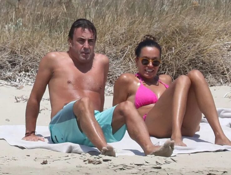 Fernando Alonso spends his holidays on the island of Mykonos with his partner, Andrea Schlager.