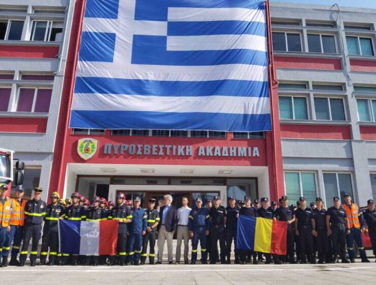 French, Norwegian & Finnish firefighters arrive to assist Greek colleagues