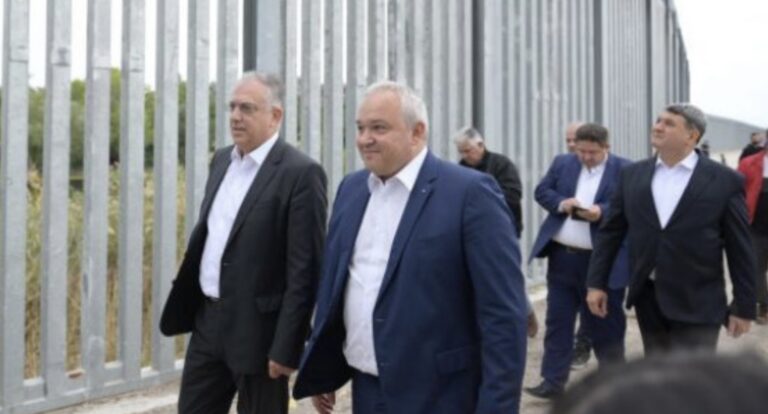Greek, Bulgarian security ministers visit border fence at Poros in Evros