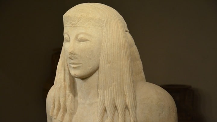 SANTORINI: 2,700 year old female statue on display for the first time