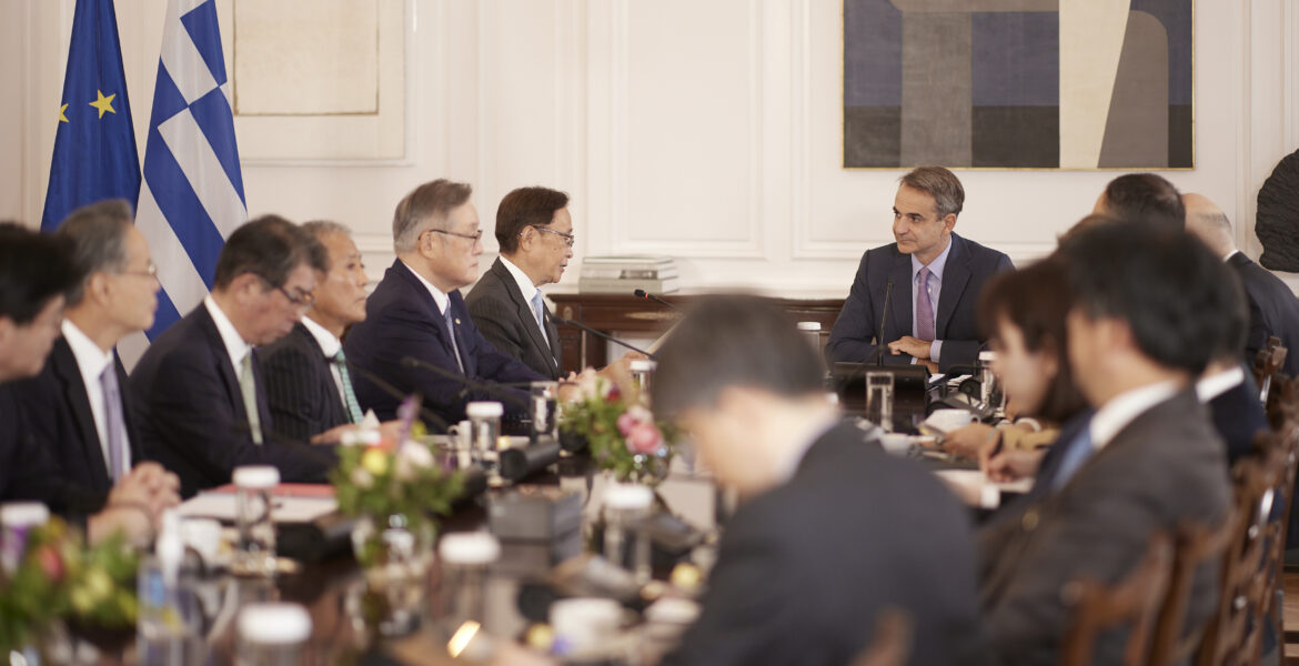 Prime Minister Kyriakos Mitsotakis with Japanese delegation