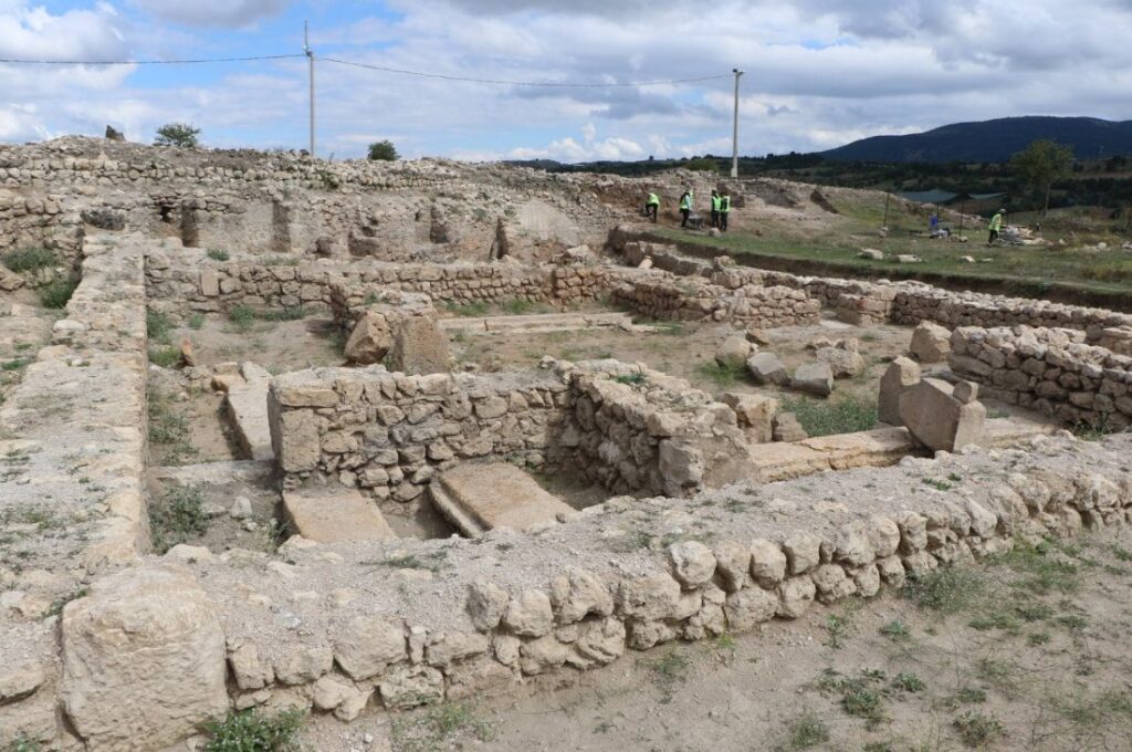 ancient city of Hadrianopolis min 2 1100x730 1