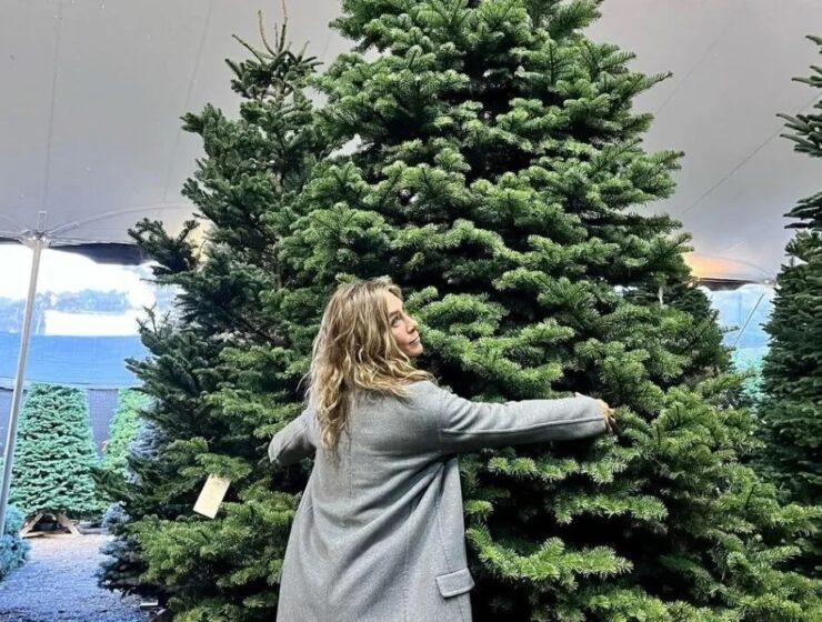 Jennifer Aniston Christmas Tree 2022
