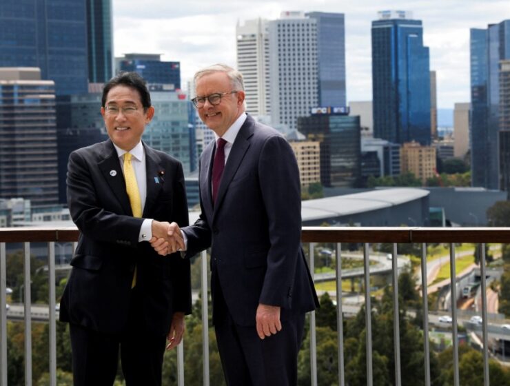 Prime Minister Fumio Kishida and Australian Prime Minister Anthony Albanese in Perth, Australia, on Oct. 22 | POOL / VIA REUTERS