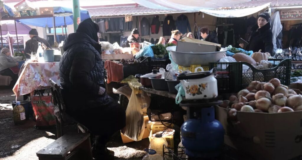 The market in Stepanakert is starting to thin out. (photo: Ani Balayan) artsakh nagorno karabakh