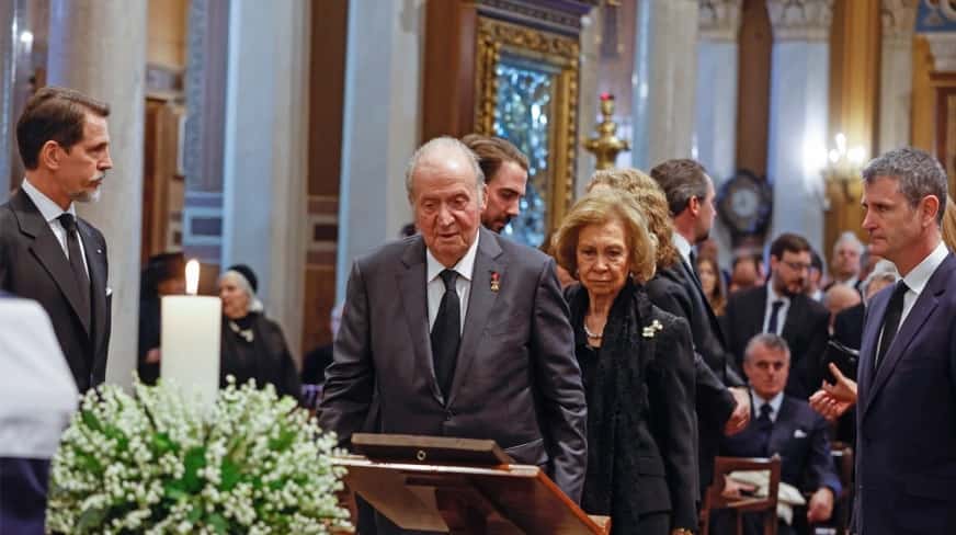 former king juan carlos and queen sofia spain former king constantine
