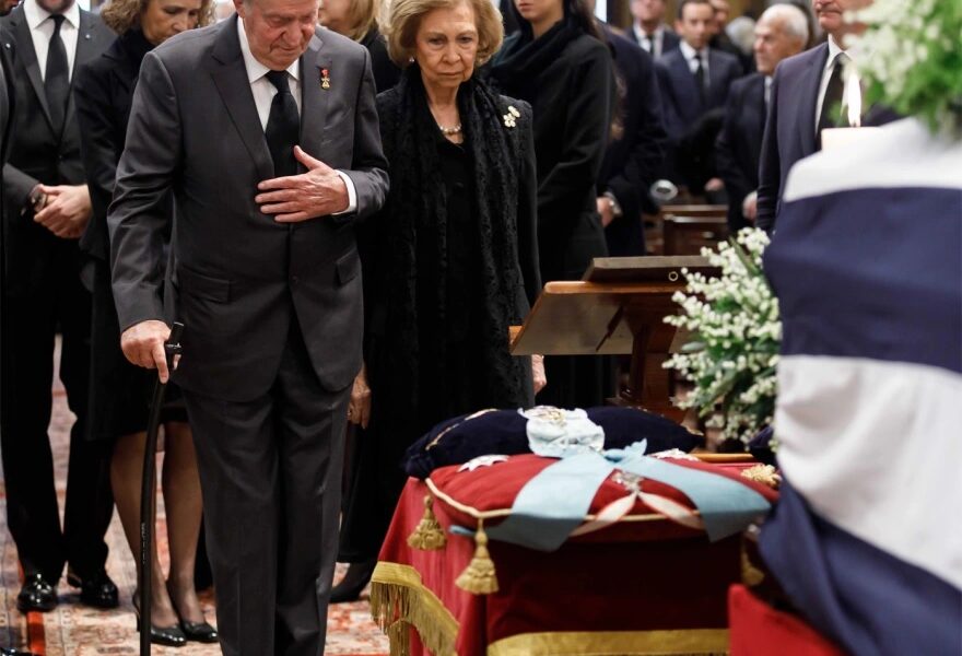 former king juan carlos and queen sofia spain former king constantine