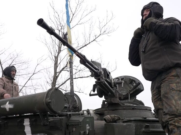 Yanis Varoufakis Ukraine War Ukrainian soldiers Ukrainian army military