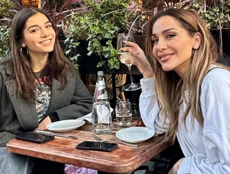 Despina Vandi's trip to London with her daughter Melina Nikolaidi