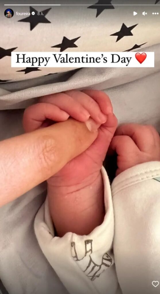 Eleni Foureira baby son hand on Valentine's Day 2023