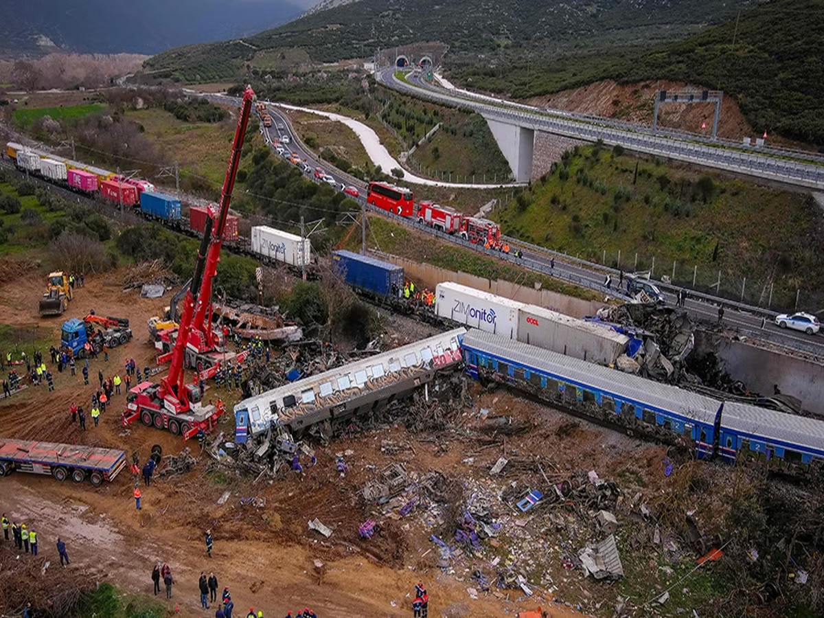 train collision larissa greece 57 Syria
