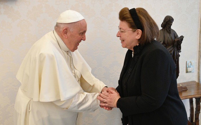 Pope Francis meets culture minister after return of Parthenon fragments