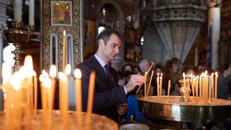 K. Mitsotakis: Greek Prime Minister and his family are in Tinos for Easter