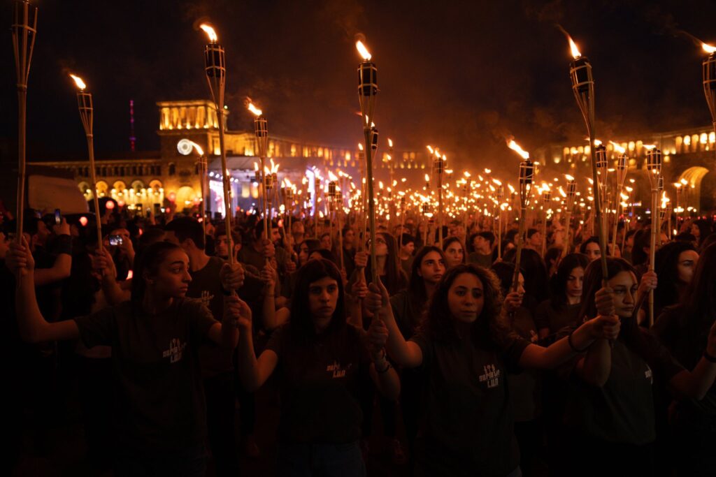 A traditional torch-light procession to #Armenian #Genocide Memorial (#Tsitsernakaberd) dedicated to the holy martyrs of the 1915 Armenian Genocide has started in #Yerevan.