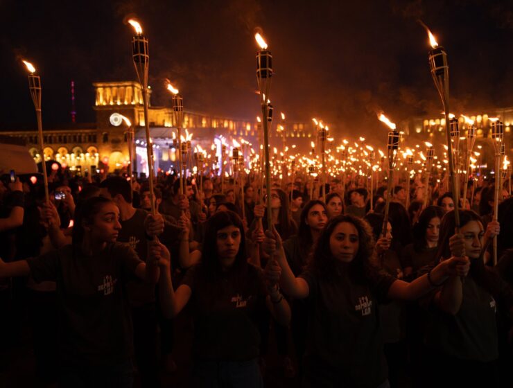 A traditional torch-light procession to #Armenian #Genocide Memorial (#Tsitsernakaberd) dedicated to the holy martyrs of the 1915 Armenian Genocide has started in #Yerevan.