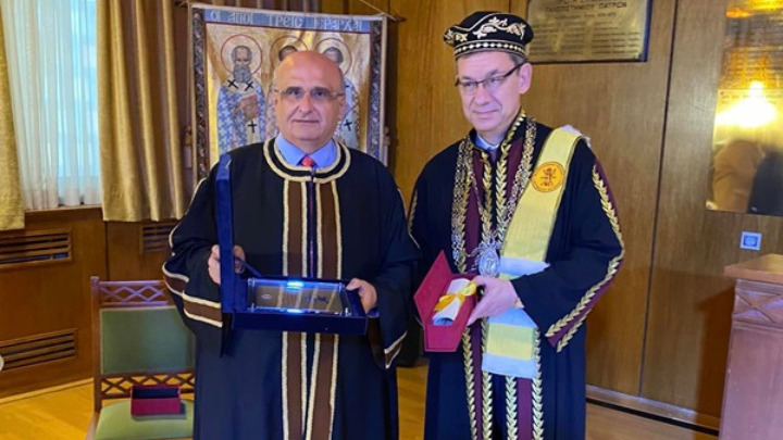 Pfizer head Bourla awarded an honorary doctorate by Patras University