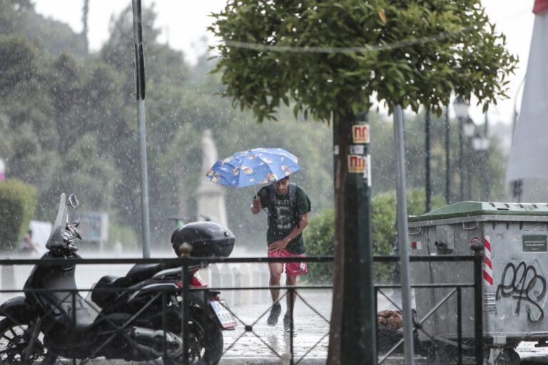 Storms cause power cuts, flooding in northern Greece