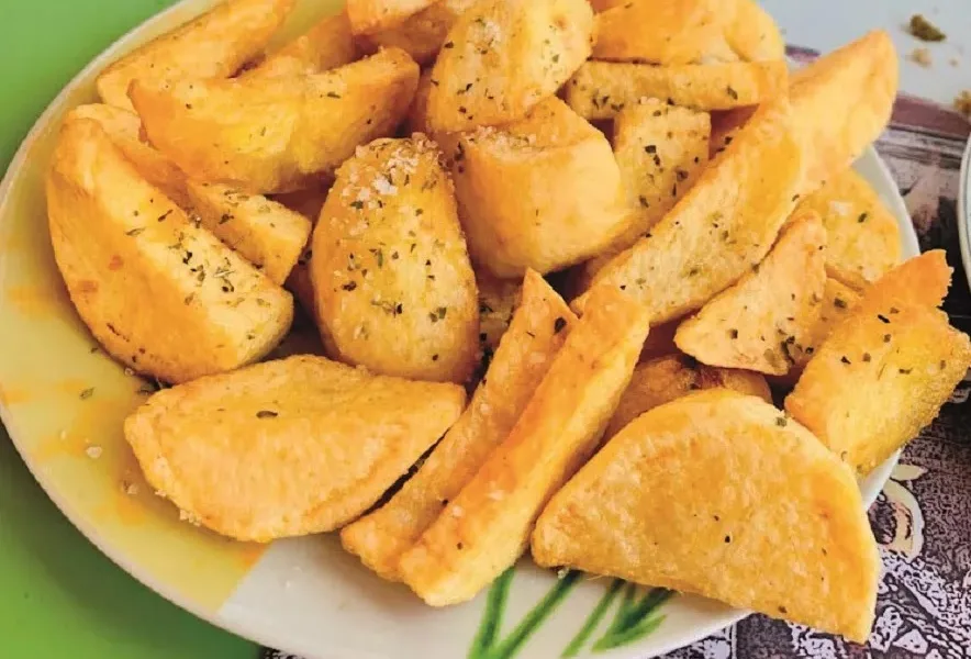 Cretan-style fried potatoes