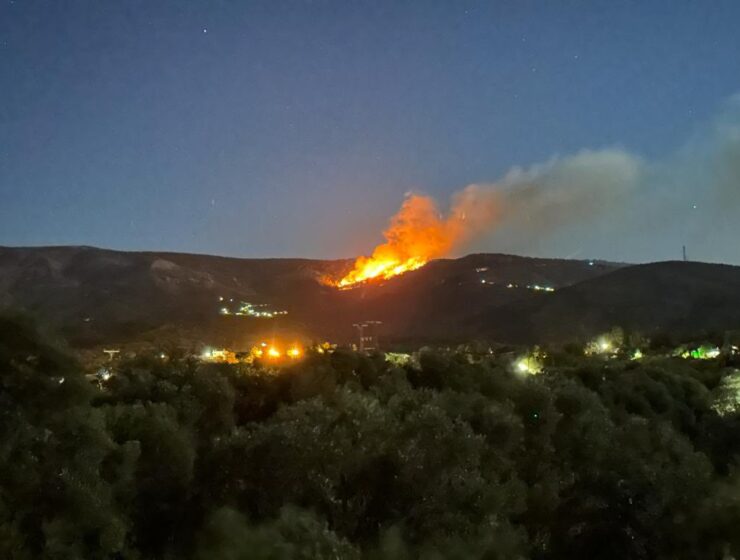 Two Chios villages evacuated