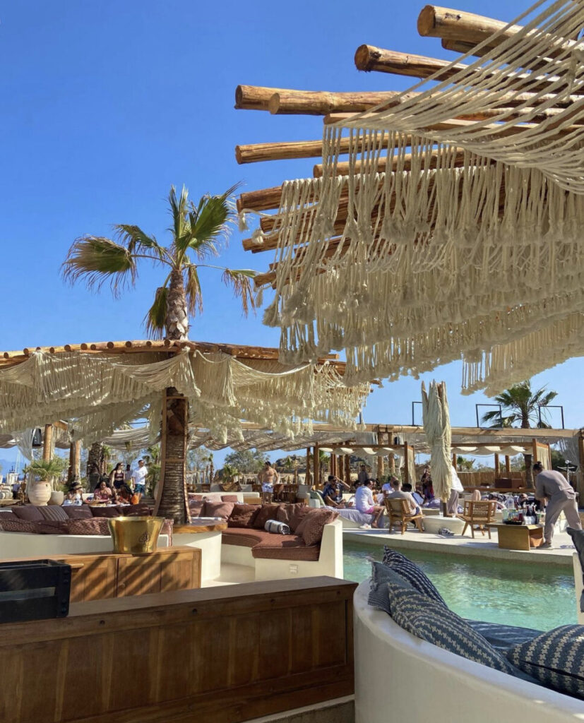 7 Best Beach Bars in Mykonos SantAnna