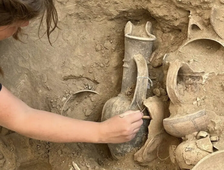 Royal Tombs Filled With Precious Artefacts Discovered in Cyprus