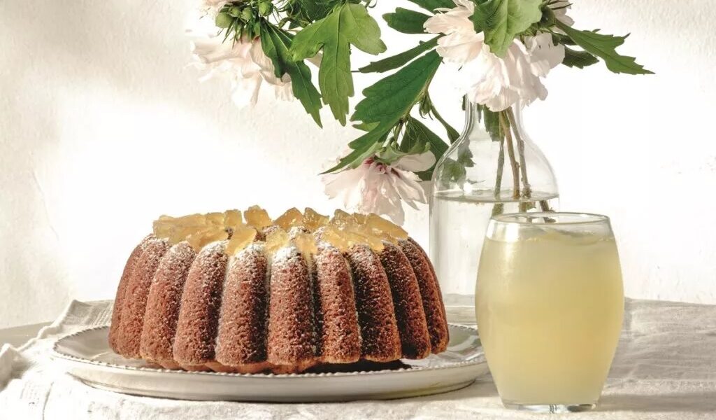summer cake with pineapple juice