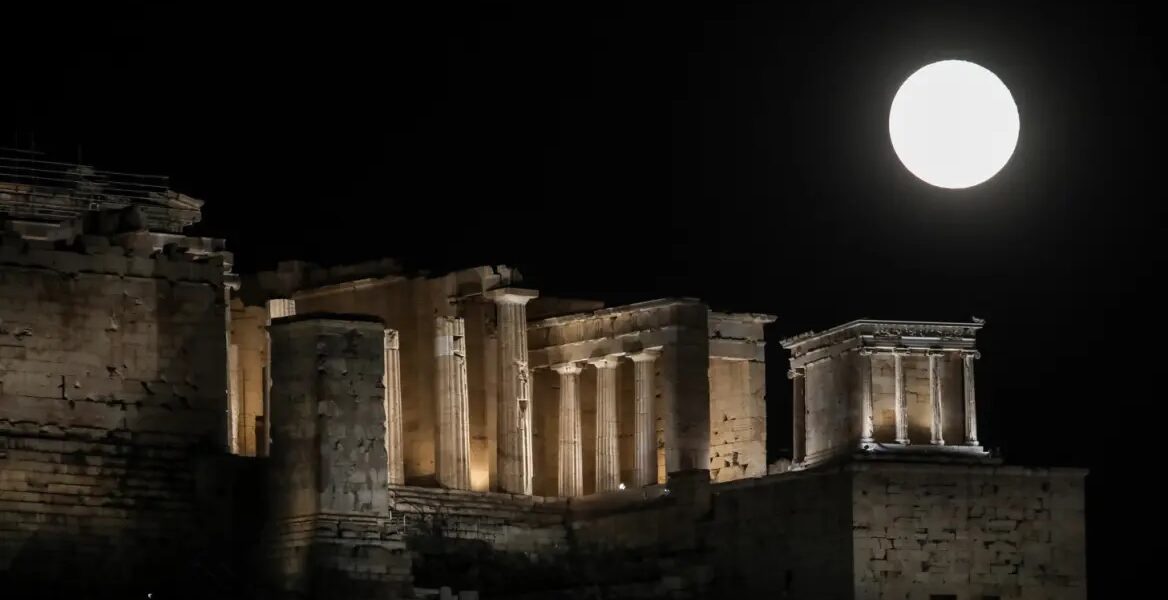acropolis night supermoon super moon august 2023