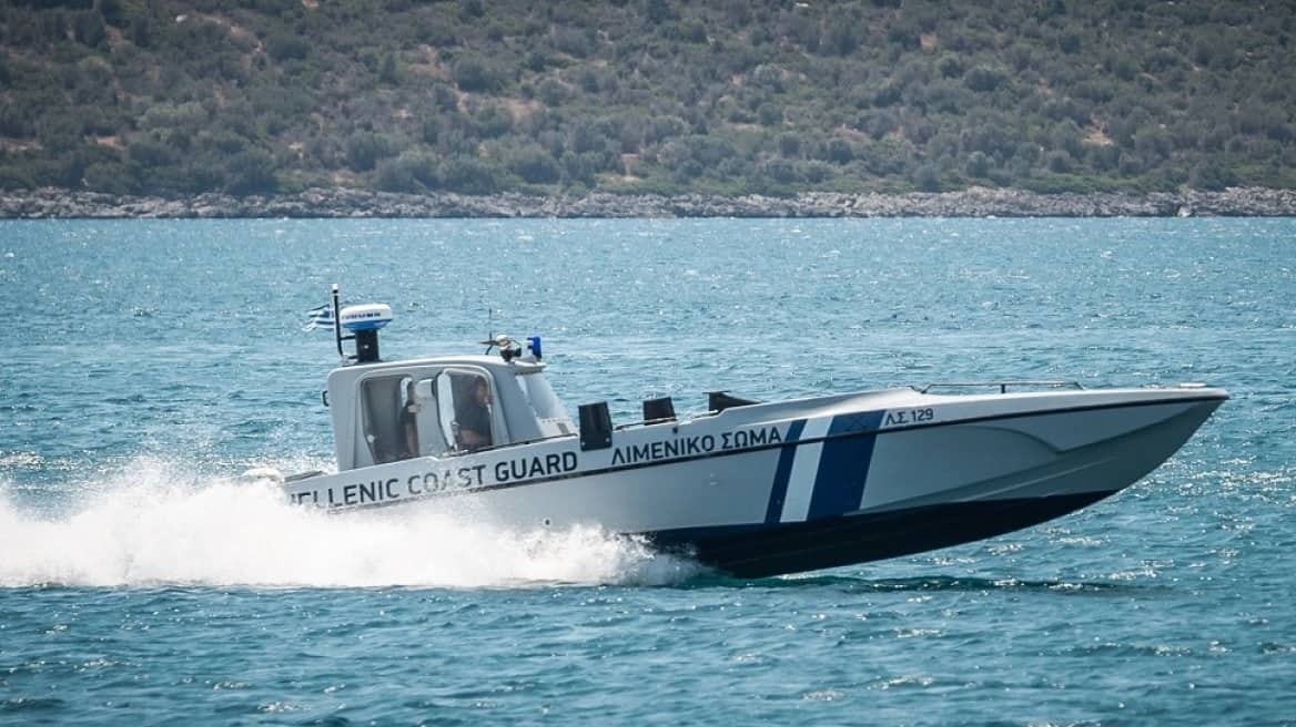greek coast guard migrants