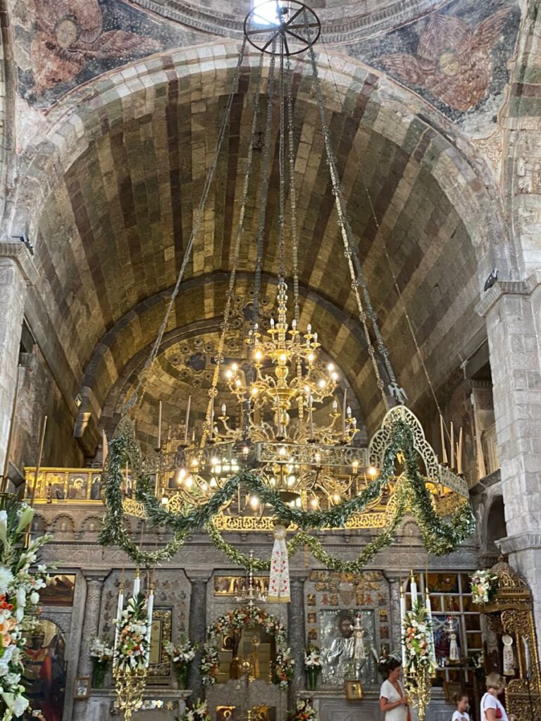 Ekatontapyliani Church inside