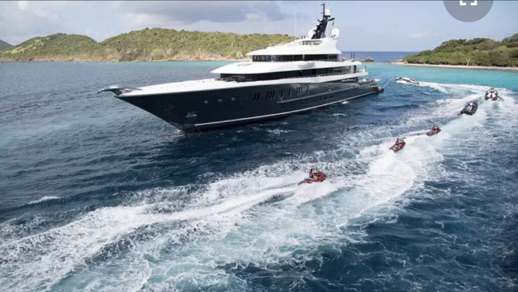 
Magic Johnson Hosts $180K/Night 'Greek God and Goddess' Extravaganza Aboard Luxury Superyacht 

