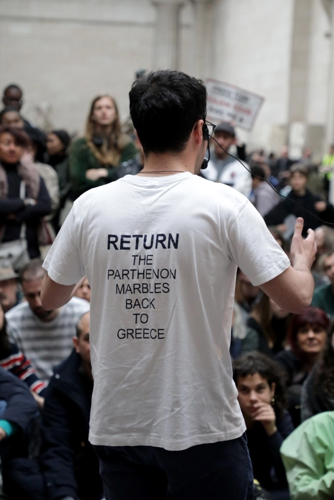 small petros papadopoulos speaks to the crowd in front of the parthenon marbles photo by martin al ashouti 1